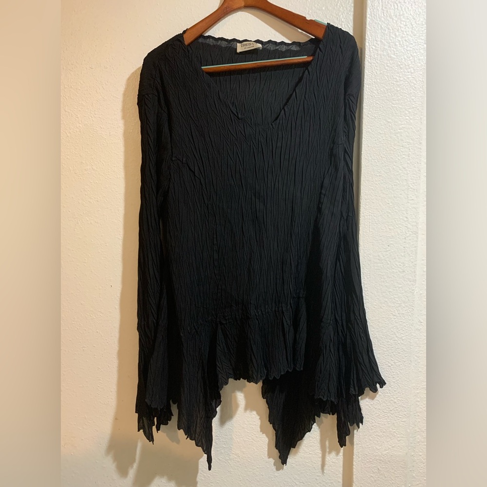 Chic Black‎ Textured V-Neck Blouse